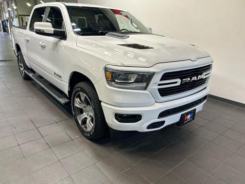 Bright White Clearcoat 2023 RAM 1500 Laramie