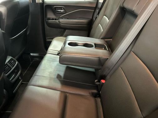 White Diamond Pearl 2019 Honda Ridgeline RTL
