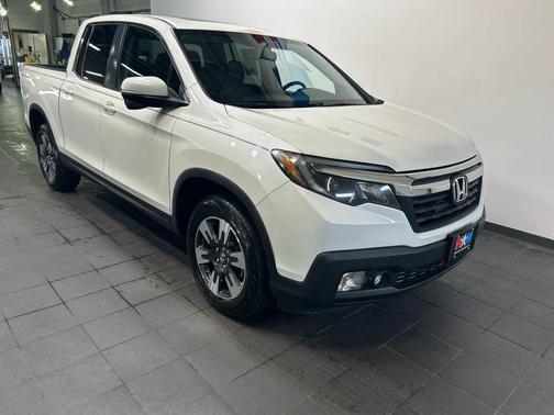 White Diamond Pearl 2019 Honda Ridgeline RTL
