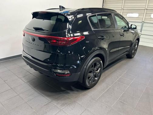 Black Cherry 2022 Kia Sportage S