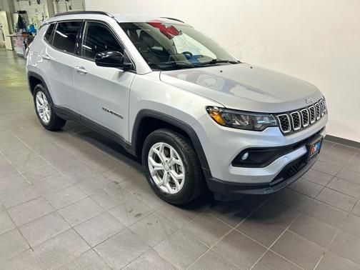 Silver Zynith Metallic Clearcoat 2024 Jeep Compass Latitude