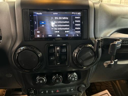 2017 Jeep Wrangler Unlimited Smoky Mountain 4x4