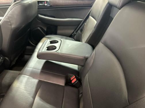 Ice Silver Metallic 2018 Subaru Outback 2.5i Limited