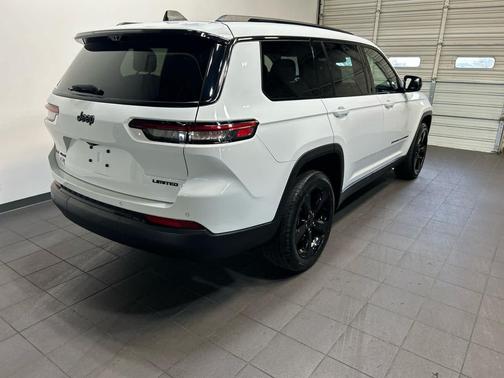 Bright White Clearcoat 2023 Jeep Grand Cherokee L Limited