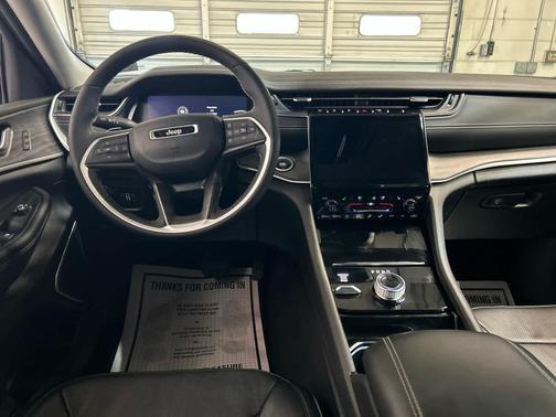 Bright White Clearcoat 2023 Jeep Grand Cherokee L Limited