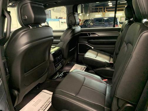 2025 Jeep Wagoneer Carbide 4x4