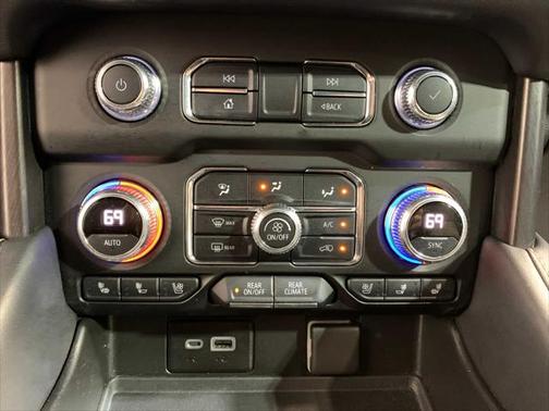 2021 GMC Yukon XL 4WD AT4