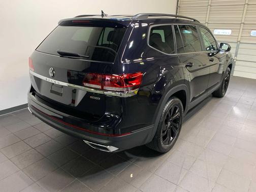 2022 Volkswagen Atlas 2.0T SE w/Technology 4MOTION
