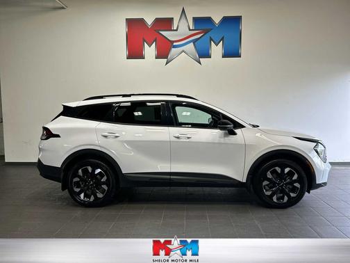 Glacial White Pearl 2023 Kia Sportage X-Line
