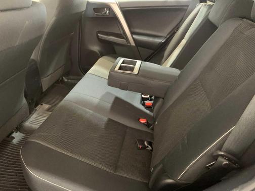 2018 Toyota RAV4 Hybrid XLE