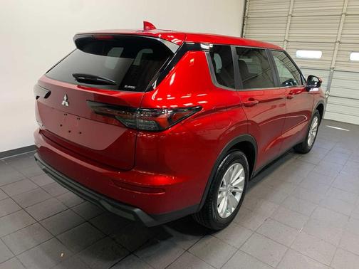 2026 Mitsubishi Outlander ES 2.5 S-AWC