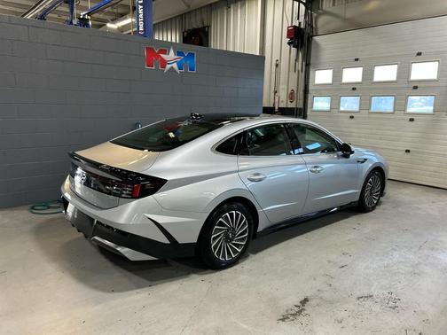 2026 Hyundai SONATA Hybrid SE