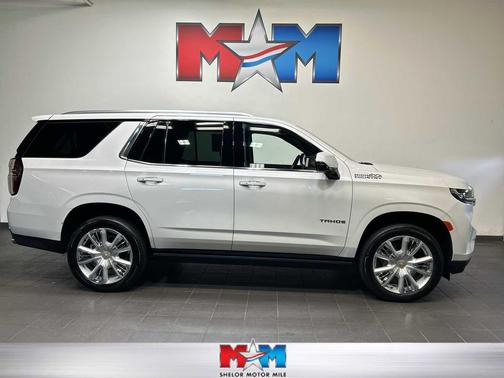 Iridescent Pearl Tricoat 2023 Chevrolet Tahoe 4WD High Country