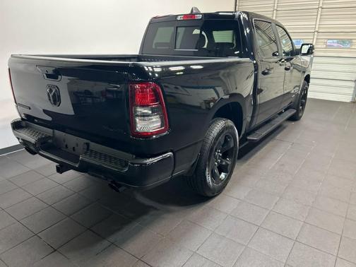 Diamond Black Crystal Pearlcoat 2019 RAM 1500 Big Horn