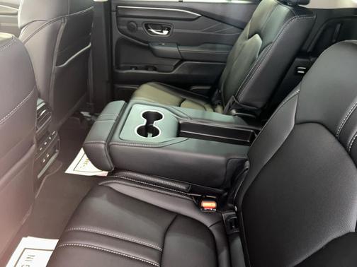 Sonic Gray Pearl 2026 Honda Pilot Touring 8-Passenger