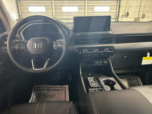 Sonic Gray Pearl 2026 Honda Pilot Touring 8-Passenger