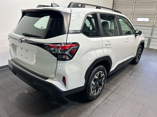 CRYSTAL WHITE 2026 Subaru Forester Base