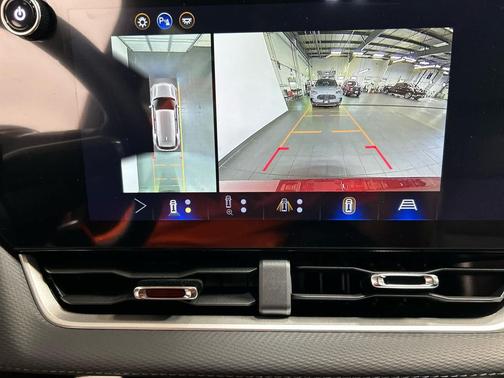 Radiant Red Tintcoat 2026 Chevrolet Equinox 1LT