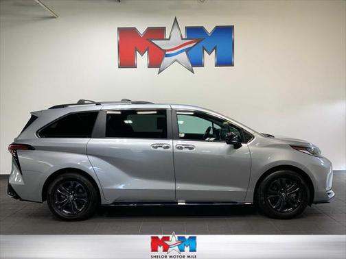 2024 Toyota Sienna XSE 7 Passenger