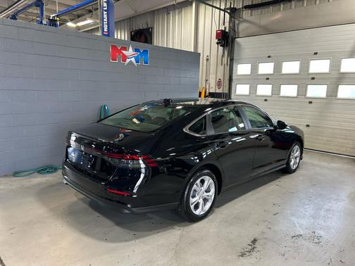 2025 Honda Accord LX 1.5T