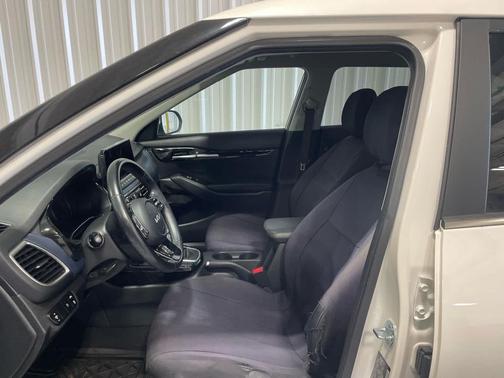 Snow White Pearl 2023 Kia Seltos Nightfall Edition