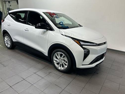 GAZ SUMMIT WHITE 2027 Chevrolet Bolt LT FWD