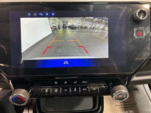 GAZ SUMMIT WHITE 2027 Chevrolet Bolt LT FWD
