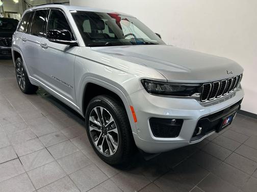 Silver Zynith 2022 Jeep Grand Cherokee Overland