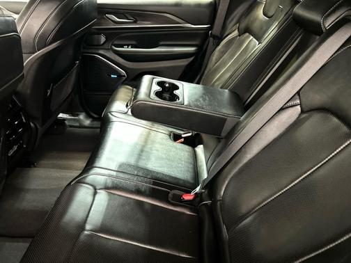 Silver Zynith 2022 Jeep Grand Cherokee Overland