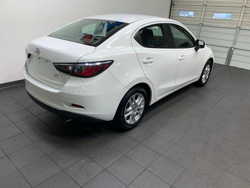 2017 Toyota Yaris iA Base