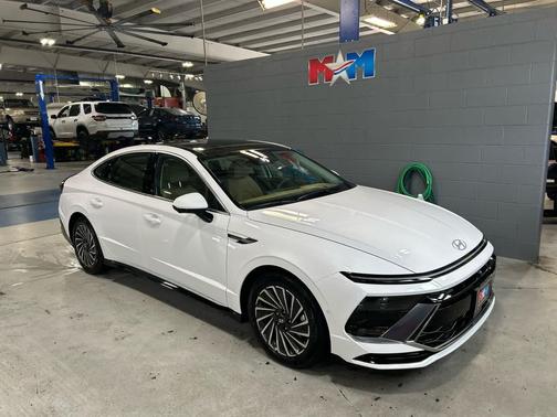 2025 Hyundai SONATA Hybrid Limited