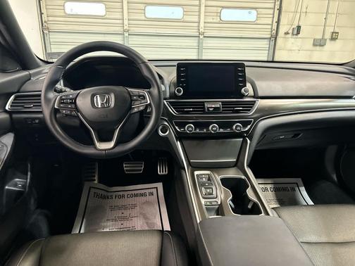 Platinum White Pearl 2022 Honda Accord Sport 2.0T