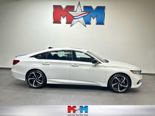 Platinum White Pearl 2022 Honda Accord Sport 2.0T