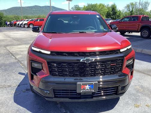Radiant Red Tintcoat 2026 Chevrolet Traverse RS