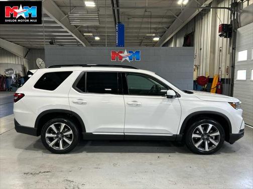 2025 Honda Pilot Touring 8-Passenger