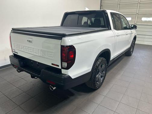 Platinum White Pearl 2026 Honda Ridgeline TrailSport