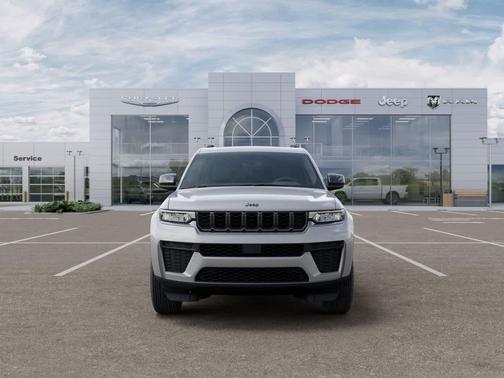 Silver Zynith 2026 Jeep Grand Cherokee L Altitude