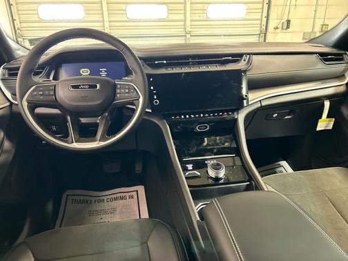 Silver Zynith 2026 Jeep Grand Cherokee L Altitude