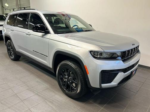 Silver Zynith 2026 Jeep Grand Cherokee L Altitude