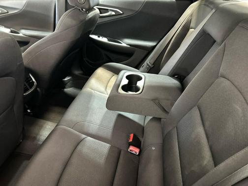 Sterling Gray Metallic 2024 Chevrolet Malibu FWD 1LT