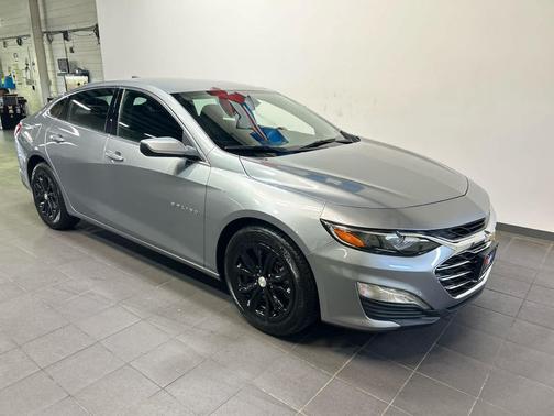 Sterling Gray Metallic 2024 Chevrolet Malibu FWD 1LT