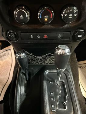 Bright White Clearcoat 2018 Jeep Wrangler JK Unlimited Sahara