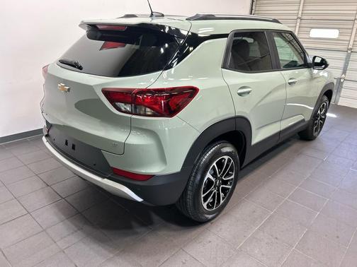 Cacti Green 2026 Chevrolet Trailblazer LT