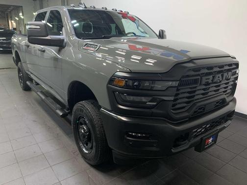2026 RAM 2500 Tradesman Crew Cab 4x4 6'4' Box