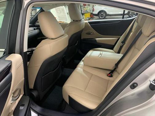 2021 Lexus ES 350 Base