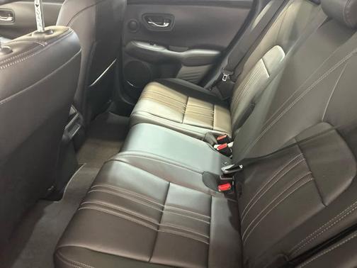 Crystal Black Pearl 2026 Honda HR-V EX-L