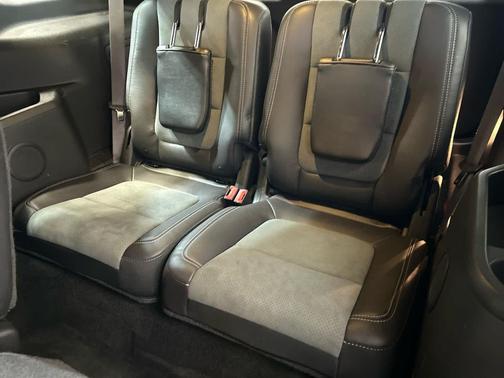 Ruby Red Metallic Tinted Clearcoat 2015 Ford Explorer XLT