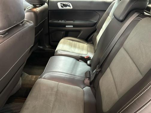 Ruby Red Metallic Tinted Clearcoat 2015 Ford Explorer XLT