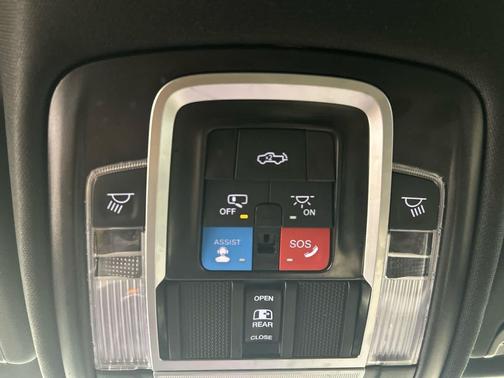 Delmonico Red Pearlcoat 2025 RAM 1500 Big Horn/Lone Star