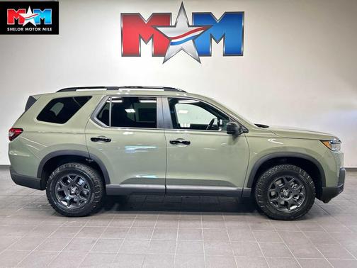 Ash Green Metallic 2026 Honda Pilot TrailSport